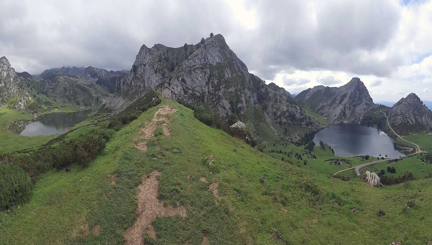 Los Lagos de Covadonga: tesoros naturales de Asturias
